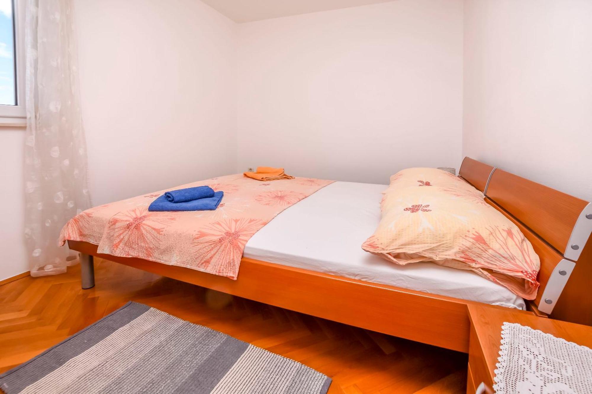 Apartments Ema Ražanj Eksteriør bilde