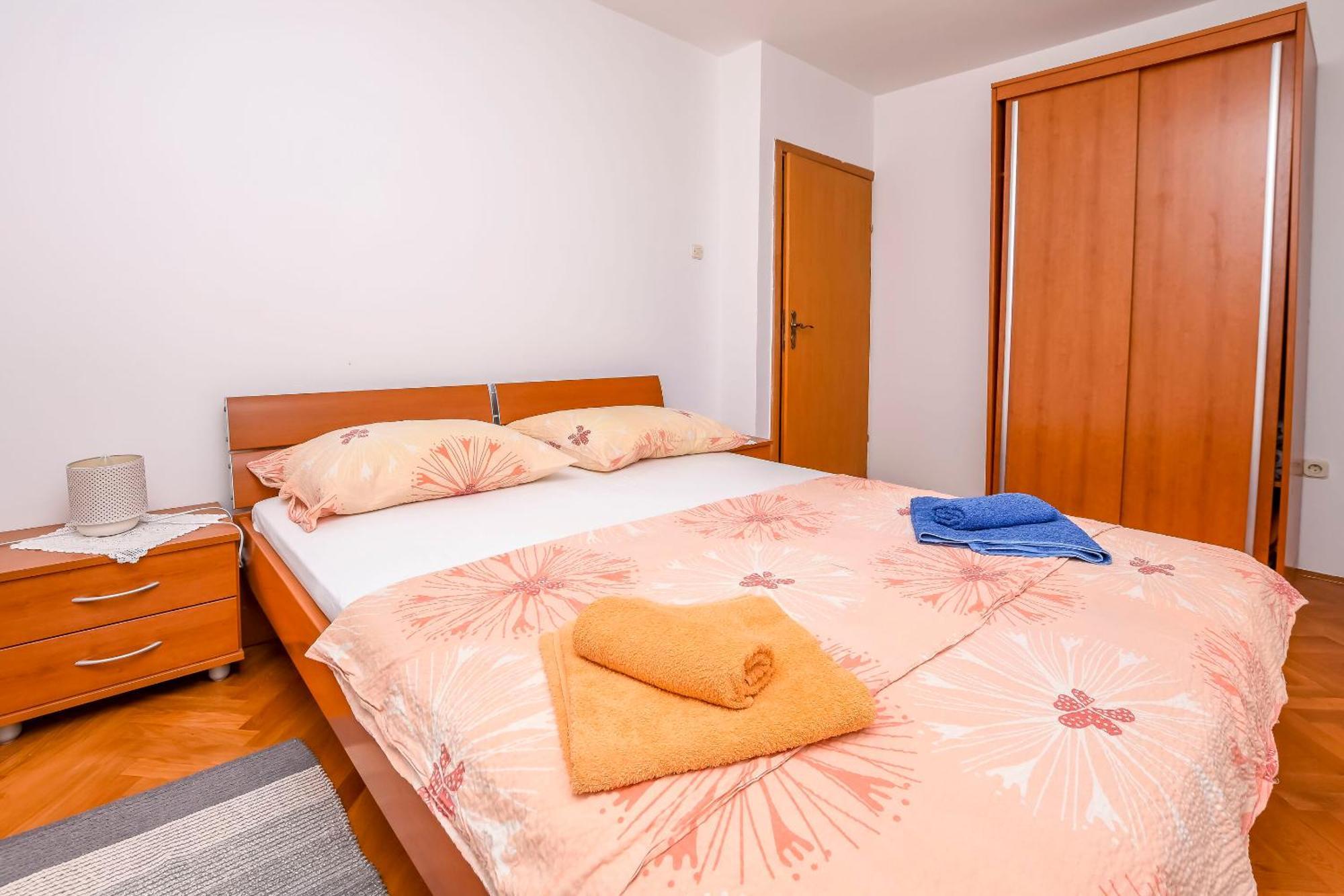 Apartments Ema Ražanj Eksteriør bilde