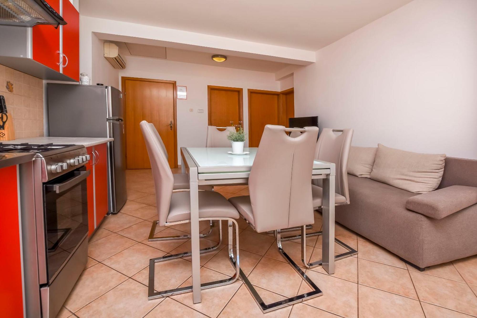 Apartments Ema Ražanj Eksteriør bilde
