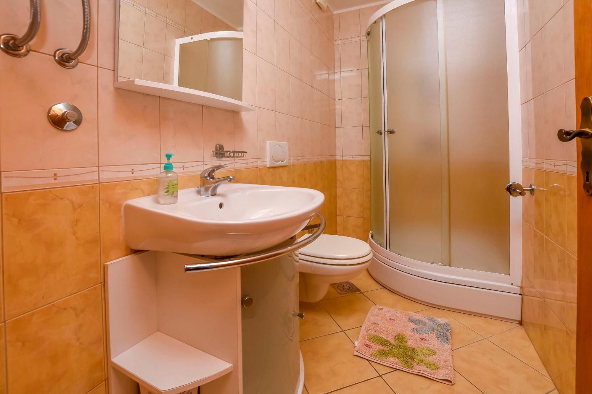 Apartments Ema Ražanj Eksteriør bilde