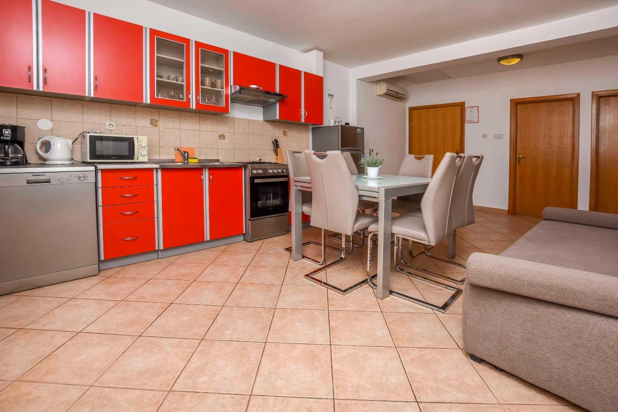Apartments Ema Ražanj Eksteriør bilde